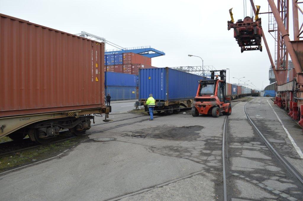 First arrival of the Black Forest Express in Kehl on 01.03.2013